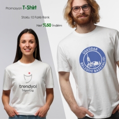 Dikkat Çekici Tarz Beyaz T-Shirt